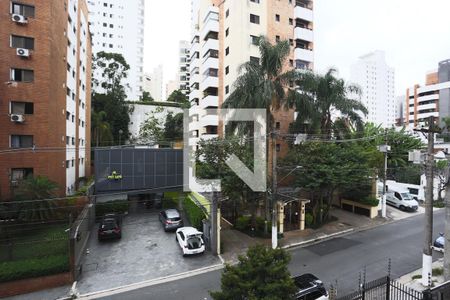 Varanda vista de apartamento para alugar com 3 quartos, 130m² em Real Parque, São Paulo