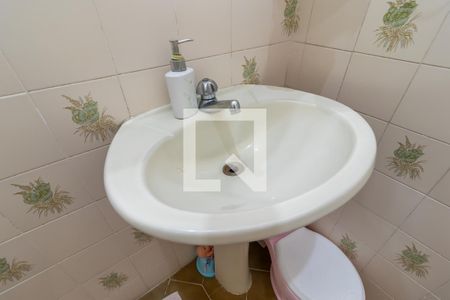 Casa à venda com 183m², 2 quartos e 2 vagasBanheiro 1