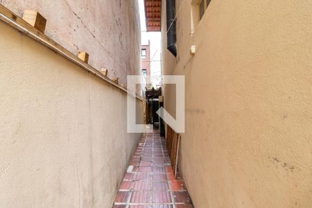 Casa à venda com 183m², 2 quartos e 2 vagasCorredor Lateral