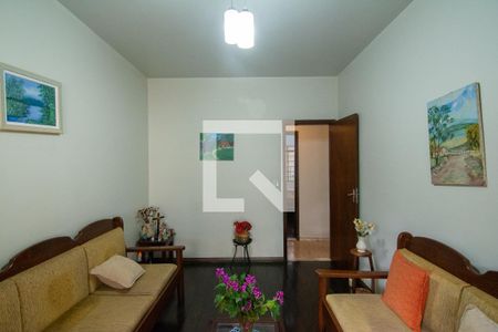 Sala  de casa à venda com 5 quartos, 220m² em Padre Eustáquio, Belo Horizonte