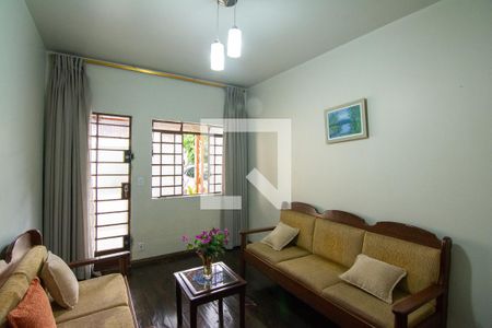 Sala  de casa à venda com 5 quartos, 220m² em Padre Eustáquio, Belo Horizonte