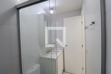 Banheiro de kitnet/studio para alugar com 1 quarto, 38m² em Pompeia, São Paulo