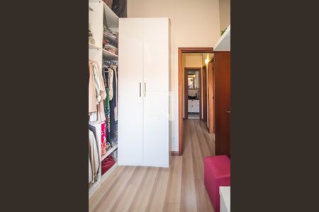 Casa à venda com 100m², 3 quartos e 1 vaga Casa à venda com 100m², 3 quartos e 1 vagaCloset