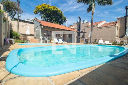 Casa à venda com 100m², 3 quartos e 1 vaga Casa à venda com 100m², 3 quartos e 1 vagaÁrea comum - Piscina