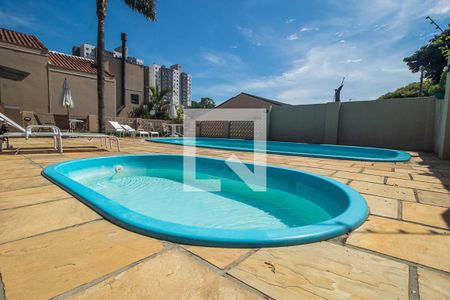 Casa à venda com 100m², 3 quartos e 1 vaga Casa à venda com 100m², 3 quartos e 1 vagaÁrea comum - Piscina