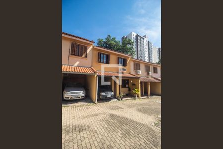 Fachada de casa à venda com 3 quartos, 100m² em Partenon, Porto Alegre