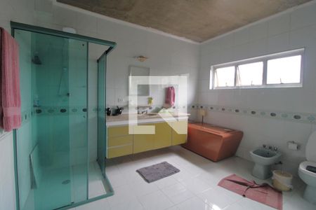 Casa à venda com 330m², 4 quartos e 4 vagasBanheiro da suíte 3