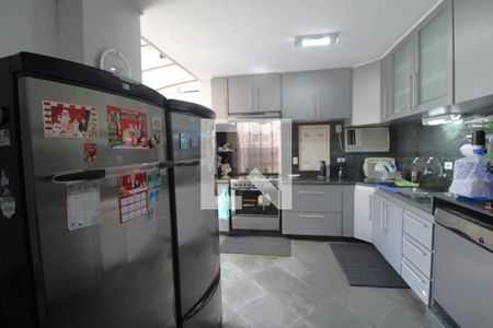 Casa à venda com 330m², 4 quartos e 4 vagasCozinha