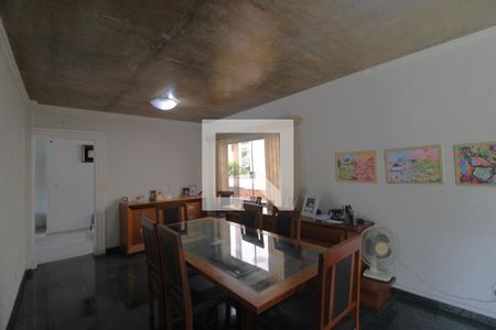 Casa à venda com 330m², 4 quartos e 4 vagasCopa