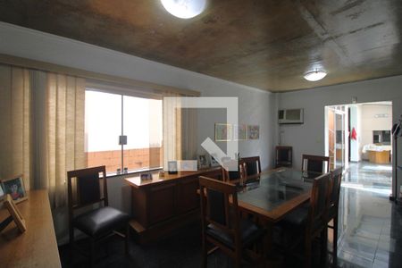 Casa à venda com 330m², 4 quartos e 4 vagasCopa