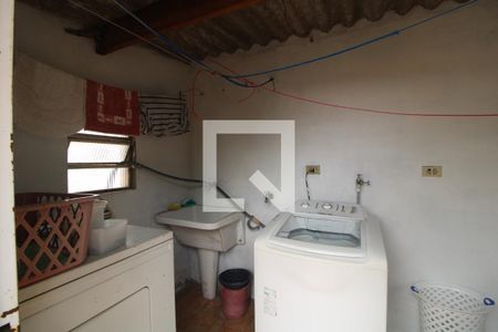 Casa à venda com 330m², 4 quartos e 4 vagasLavanderia