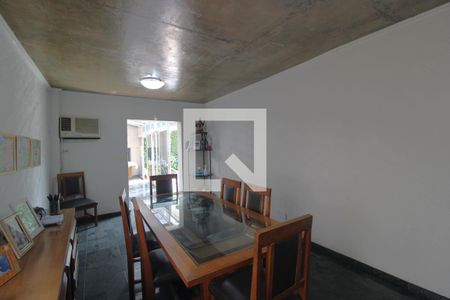 Casa à venda com 330m², 4 quartos e 4 vagasCopa