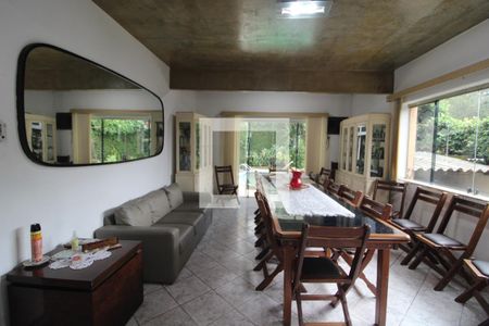 Sala de casa à venda com 4 quartos, 330m² em Jardim Umuarama, São Paulo