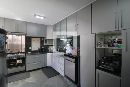 Casa à venda com 330m², 4 quartos e 4 vagasCozinha