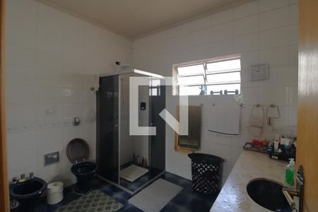 Casa à venda com 330m², 4 quartos e 4 vagasBanheiro da suíte 4