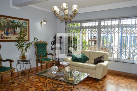 Sala de casa à venda com 5 quartos, 150m² em Vila Monumento, São Paulo
