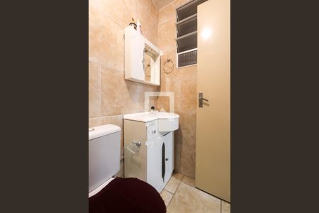 Banheiro de apartamento à venda com 1 quarto, 42m² em Petrópolis, Porto Alegre