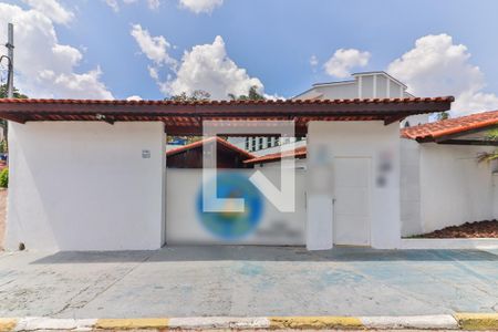 Casa para alugar com 696m², 4 quartos e 4 vagasFachada