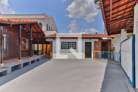 Quital / Patio de casa para alugar com 4 quartos, 696m² em Vila Santo Antônio, Cotia
