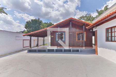 Quital / Patio de casa para alugar com 4 quartos, 696m² em Vila Santo Antônio, Cotia