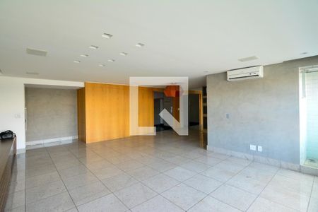 Apartamento para alugar com 190m², 3 quartos e 4 vagasSala