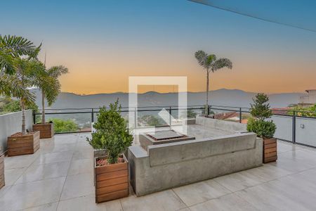 Casa à venda com 450m², 4 quartos e 4 vagasVaranda