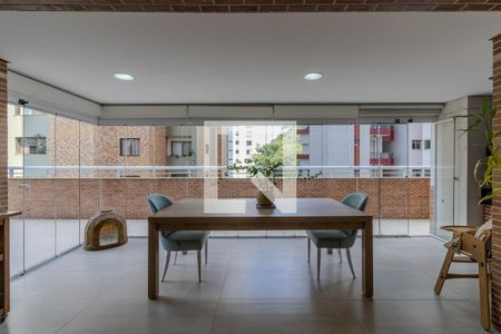 Varanda  Sala de apartamento à venda com 2 quartos, 188m² em Vila Andrade, São Paulo