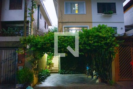 Casa de condomínio à venda com 119m², 2 quartos e 1 vaga Casa de condomínio à venda com 119m², 2 quartos e 1 vagaFachada