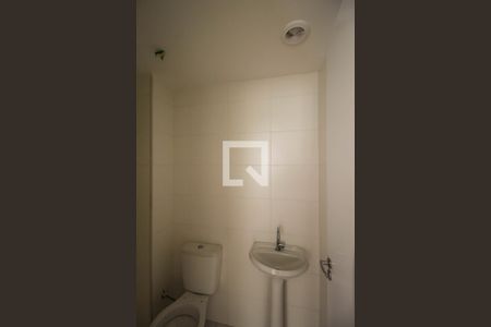 Banheiro de apartamento para alugar com 1 quarto, 27m² em Vila Ema, São Paulo