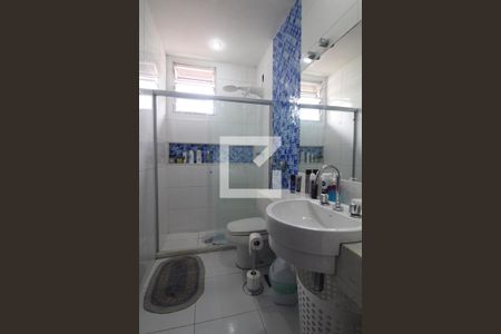 Casa de condomínio à venda com 299m², 3 quartos e 2 vagas Casa de condomínio à venda com 299m², 3 quartos e 2 vagasBanheiro social 2