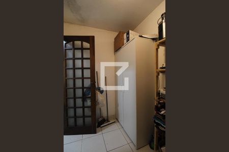 Casa de condomínio à venda com 299m², 3 quartos e 2 vagas Casa de condomínio à venda com 299m², 3 quartos e 2 vagasQuarto de Serviço