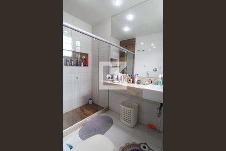 Casa de condomínio à venda com 299m², 3 quartos e 2 vagas Casa de condomínio à venda com 299m², 3 quartos e 2 vagasBanheiro da Suíte