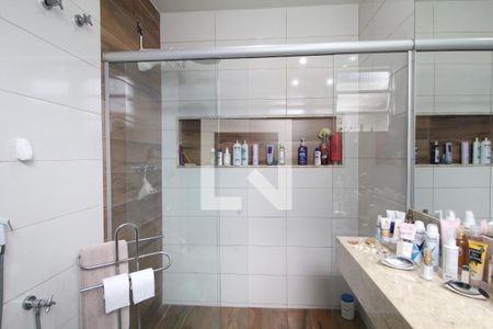 Casa de condomínio à venda com 299m², 3 quartos e 2 vagas Casa de condomínio à venda com 299m², 3 quartos e 2 vagasBanheiro da Suíte