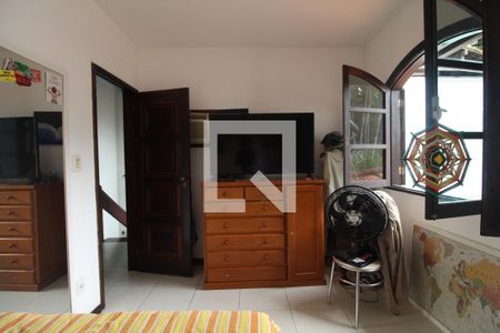 Casa de condomínio à venda com 299m², 3 quartos e 2 vagas Casa de condomínio à venda com 299m², 3 quartos e 2 vagasQuarto 3