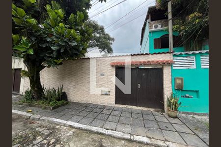 Casa de condomínio à venda com 299m², 3 quartos e 2 vagas Casa de condomínio à venda com 299m², 3 quartos e 2 vagasFachada
