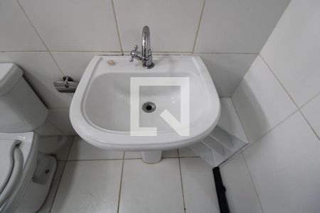 Banheiro de kitnet/studio para alugar com 1 quarto, 44m² em Centro, Campinas