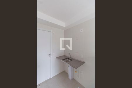Sala e Cozinha Integrada  de apartamento para alugar com 1 quarto, 27m² em Vila Ré, São Paulo