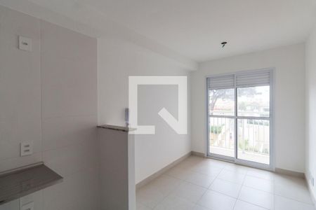 Sala e Cozinha Integrada  de apartamento para alugar com 1 quarto, 27m² em Vila Ré, São Paulo