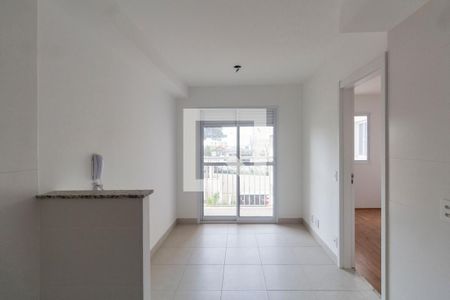 Sala e Cozinha Integrada  de apartamento para alugar com 1 quarto, 27m² em Vila Ré, São Paulo