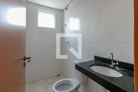 Banheiro de apartamento à venda com 2 quartos, 60m² em Santa Terezinha, Belo Horizonte