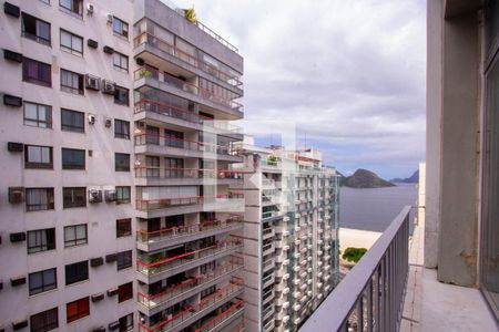 Vista da Sala de apartamento para alugar com 3 quartos, 201m² em Icaraí, Niterói