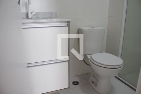 Banheiro de apartamento para alugar com 1 quarto, 25m² em Vila Cláudia, São Paulo