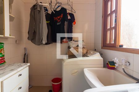 Casa à venda com 250m², 3 quartos e 2 vagas Casa à venda com 250m², 3 quartos e 2 vagasÁrea de Serviço