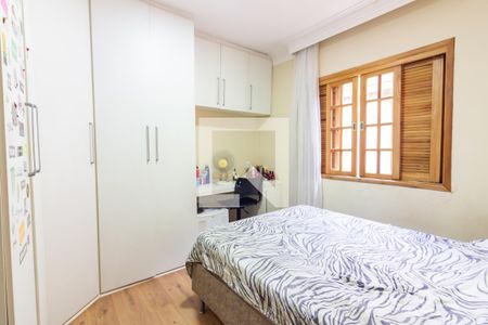 Casa à venda com 250m², 3 quartos e 2 vagas Casa à venda com 250m², 3 quartos e 2 vagasQuarto 2