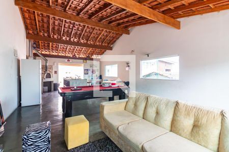 Casa à venda com 250m², 3 quartos e 2 vagas Casa à venda com 250m², 3 quartos e 2 vagasCobertura