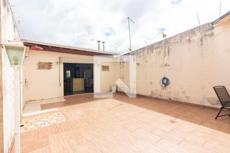 Casa à venda com 250m², 3 quartos e 2 vagas Casa à venda com 250m², 3 quartos e 2 vagasCobertura