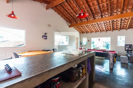 Casa à venda com 250m², 3 quartos e 2 vagas Casa à venda com 250m², 3 quartos e 2 vagasCobertura