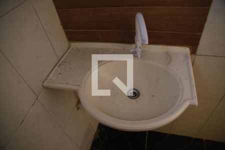 Banheiro de casa para alugar com 1 quarto, 30m² em Piqueri, São Paulo