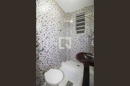 Banheiro social de apartamento à venda com 1 quarto, 32m² em Copacabana, Rio de Janeiro