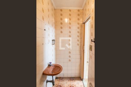 Casa à venda com 200m², 3 quartos e 2 vagas Casa à venda com 200m², 3 quartos e 2 vagasBanheiro de serviço